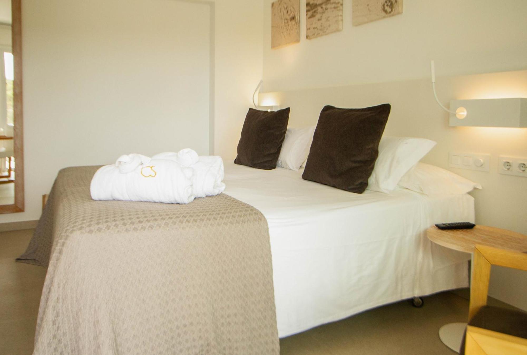 Hotel Cala Saona & Spa กาลาซาโอนา ภายนอก รูปภาพ